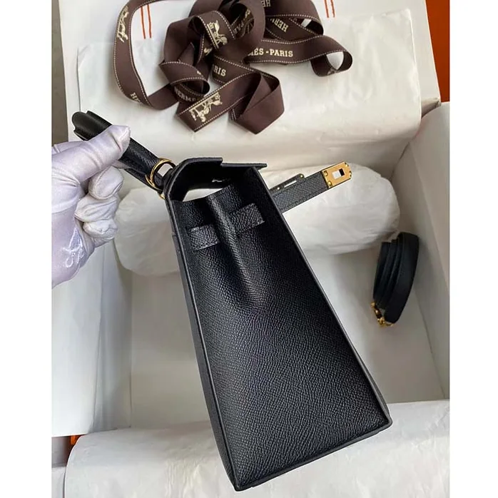 Hermes Kelly Sellier 32 Bag in Togo Leather with Gold Hardware for Women in Black