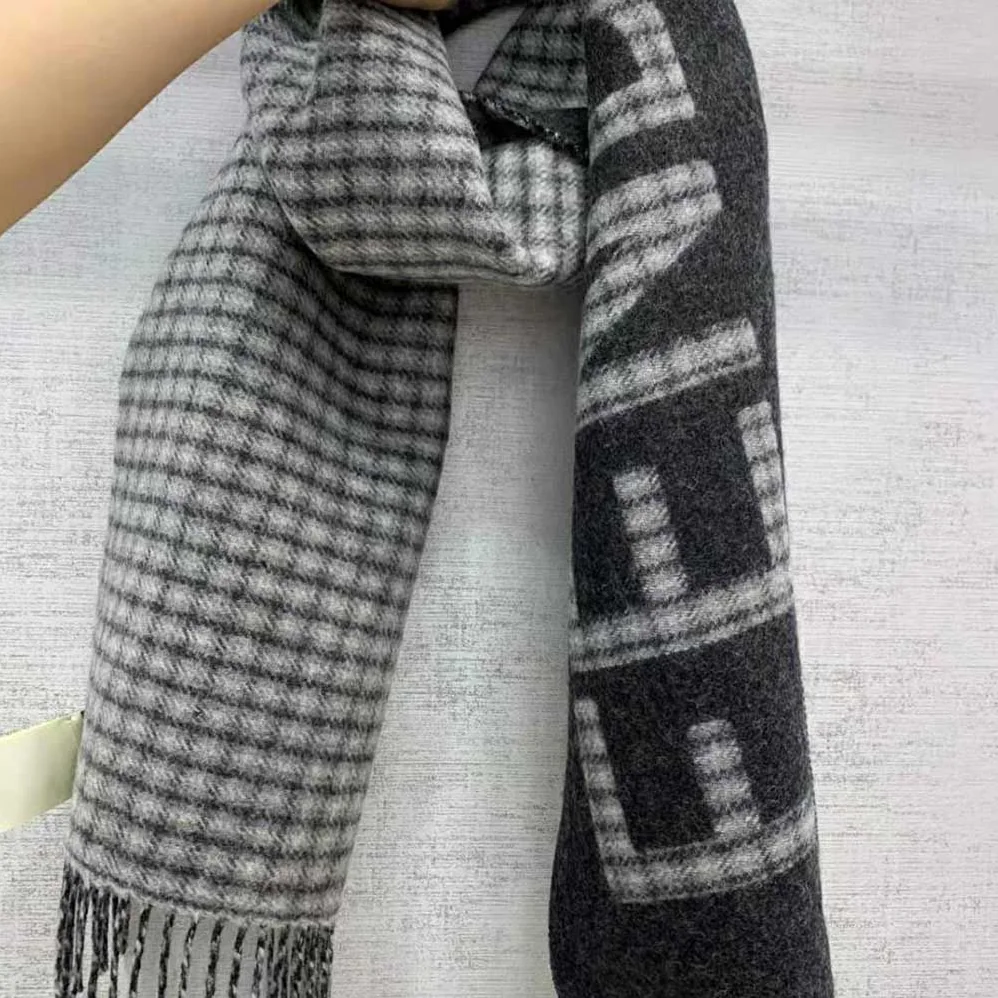 Fendi Scarf Gray Wool and Cashmere Scarf for Women Fendi Scarf Gray Wool and Cashmere Scarf for Women