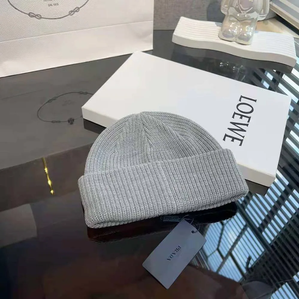 Prada Wool and Cashmere Beanie for Unisex in Silver Prada Wool and Cashmere Beanie for Unisex in Silver