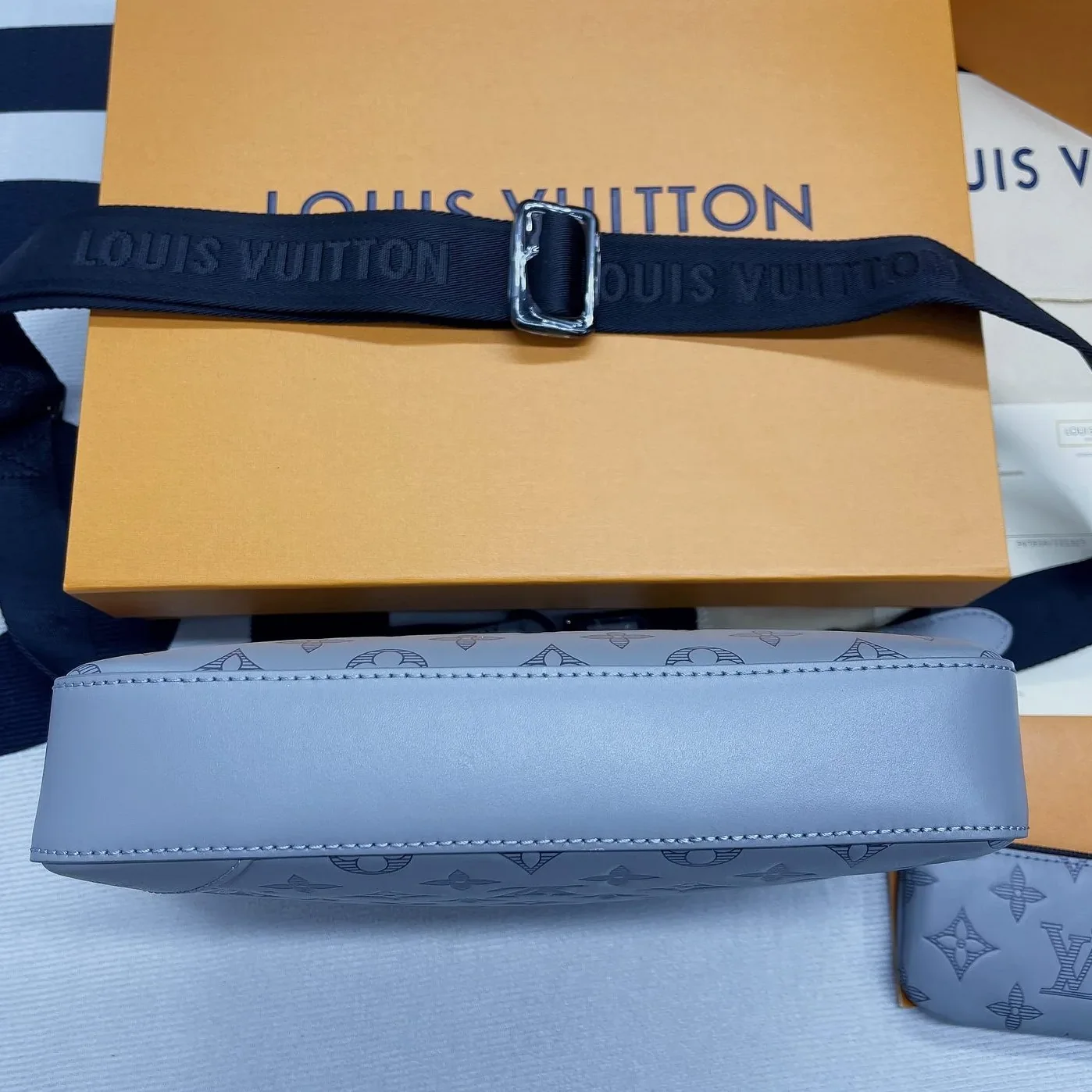 Louis Vuitton Duo Messenger Monogram Shadow Anthracite Gray Louis Vuitton Duo Messenger Monogram Shadow Anthracite Gray