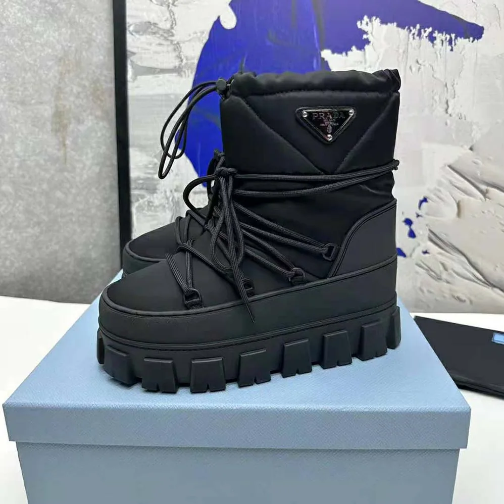 Prada Nylon Gabardine Après-ski Boots for Women in Black Prada Nylon Gabardine Après-ski Boots for Women in Black