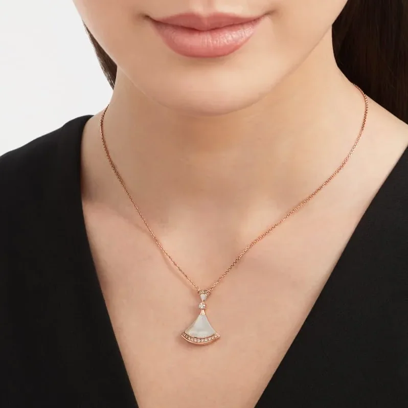 Bvlgari Divas Dream Necklace Rose Gold Bvlgari Divas Dream Necklace Rose Gold