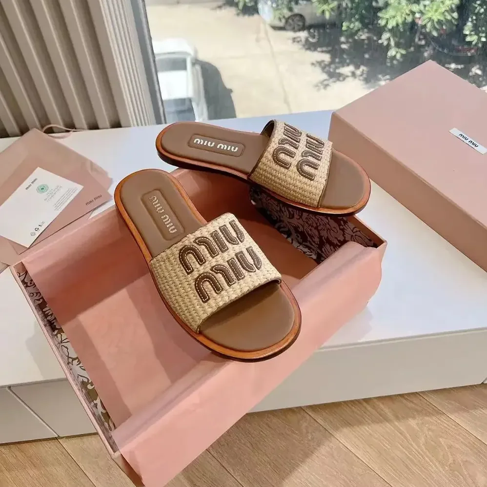 Miu Miu Raffia for Women in effect Woven Fabric Slides Miu Miu Raffia for Women in effect Woven Fabric Slides
