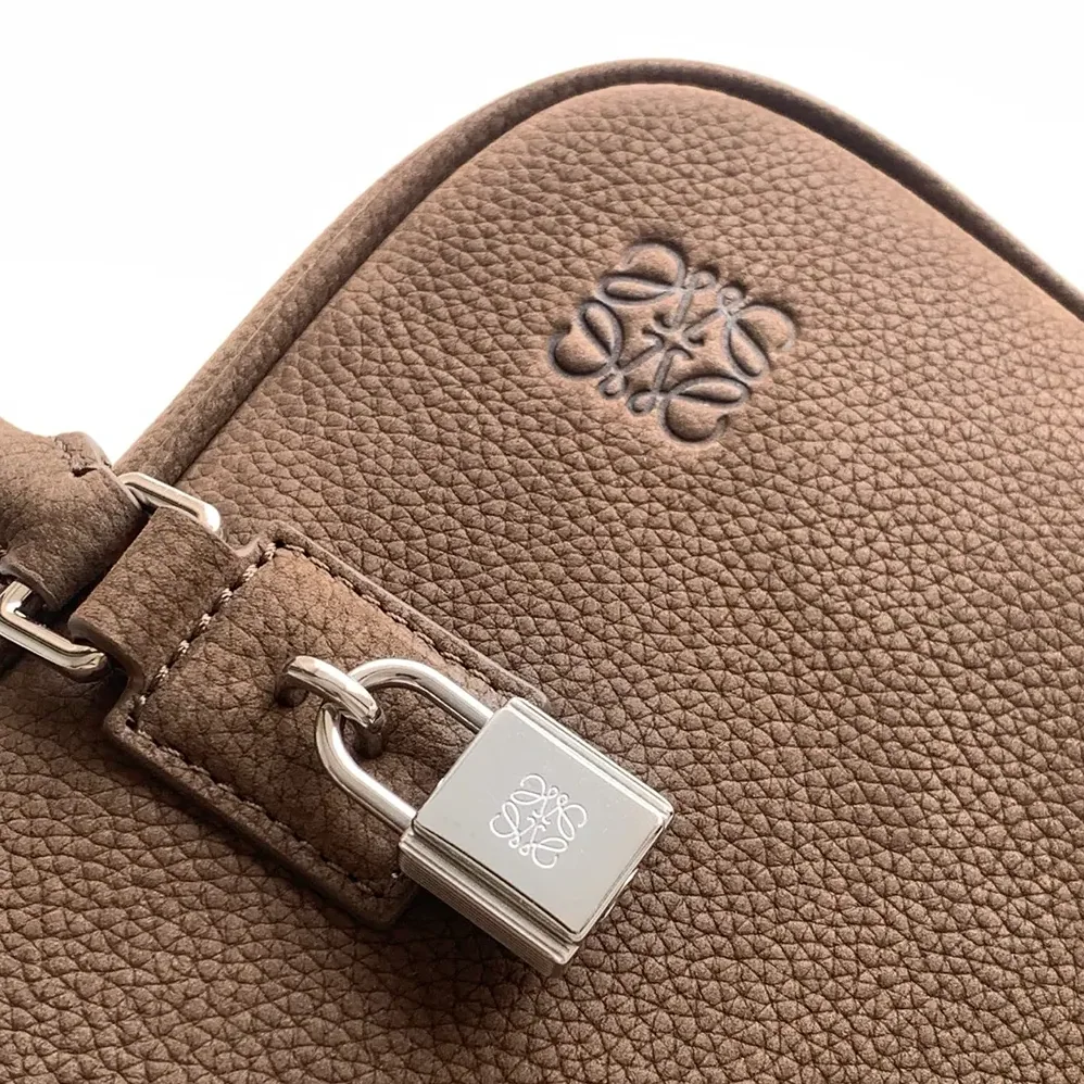 Loewe Amazona 31 Cropped Bag in Grained Nubuck for Unisex Loewe Amazona 31 Cropped Bag in Grained Nubuck for Unisex