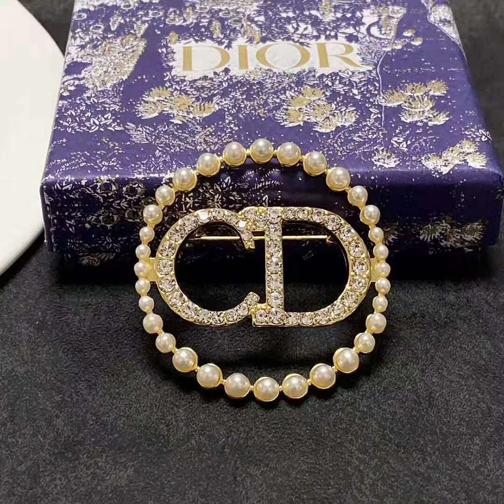 Dior Clair D Lune Brooch Gold for Women in Finish Metal Dior Clair D Lune Brooch Gold for Women in Finish Metal