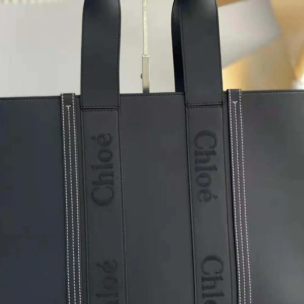 Chloe Large Woody Tote Bag for Women in Black