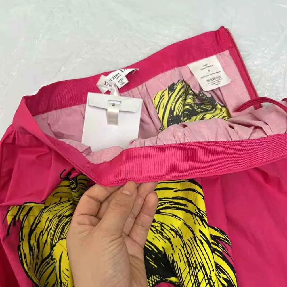 Dior Mid-Length Pleated Skirt Pink Cotton Poplin with Multicolor D for Women in Tiger Pop Motif