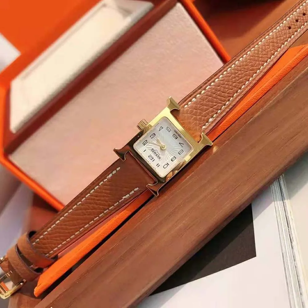 Hermes Heure H Watch Small Model Quartz Movement 25 mm in Yellow Gold-Plated Steel for Women in Brown Hermes Heure H Watch Small Model Quartz Movement 25 mm in Yellow Gold-Plated Steel for Women in Brown