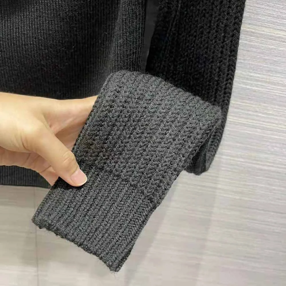 Loewe Cut Out Cropped Sweater in Wool for Women in Black Loewe Cut Out Cropped Sweater in Wool for Women in Black