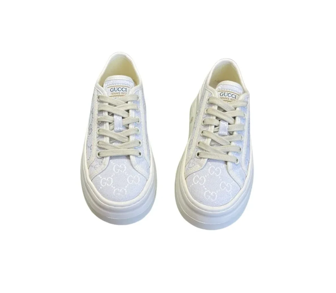 Gucci Low in Cut Sneaker Light Blue Gucci Low in Cut Sneaker Light Blue