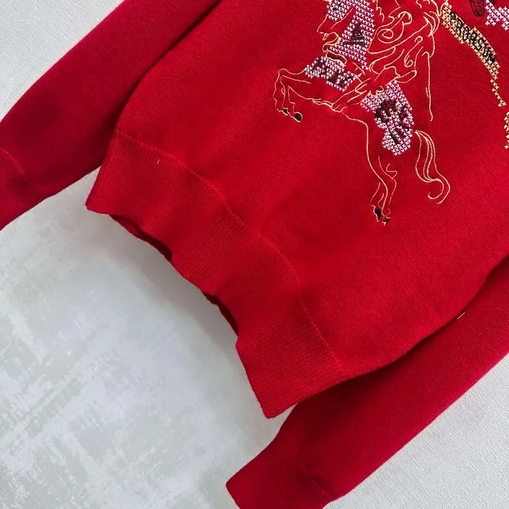 Burberry Cross Stitch EKD Wool Cashmere Sweater for Men in Red Burberry Cross Stitch EKD Wool Cashmere Sweater for Men in Red