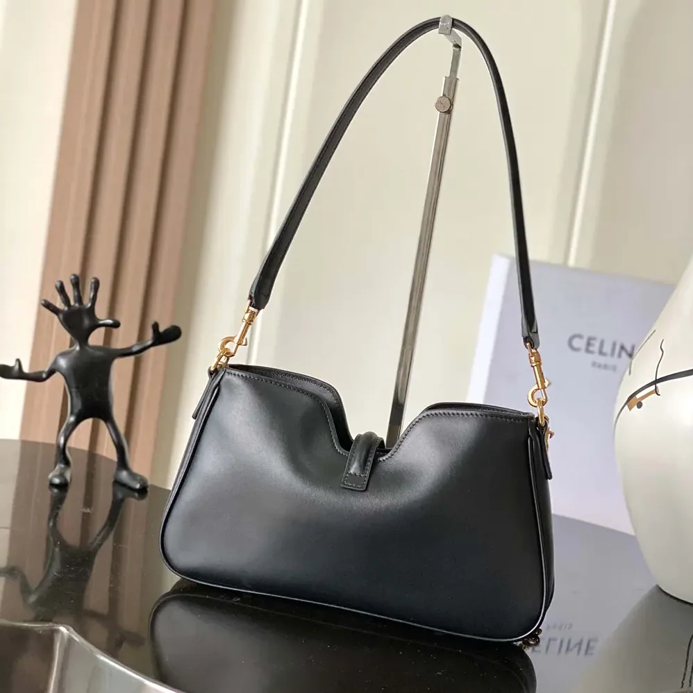 Celine Shoulder Camille 16 Soft In Smooth Calfskin for Women in Black Celine Shoulder Camille 16 Soft In Smooth Calfskin for Women in Black