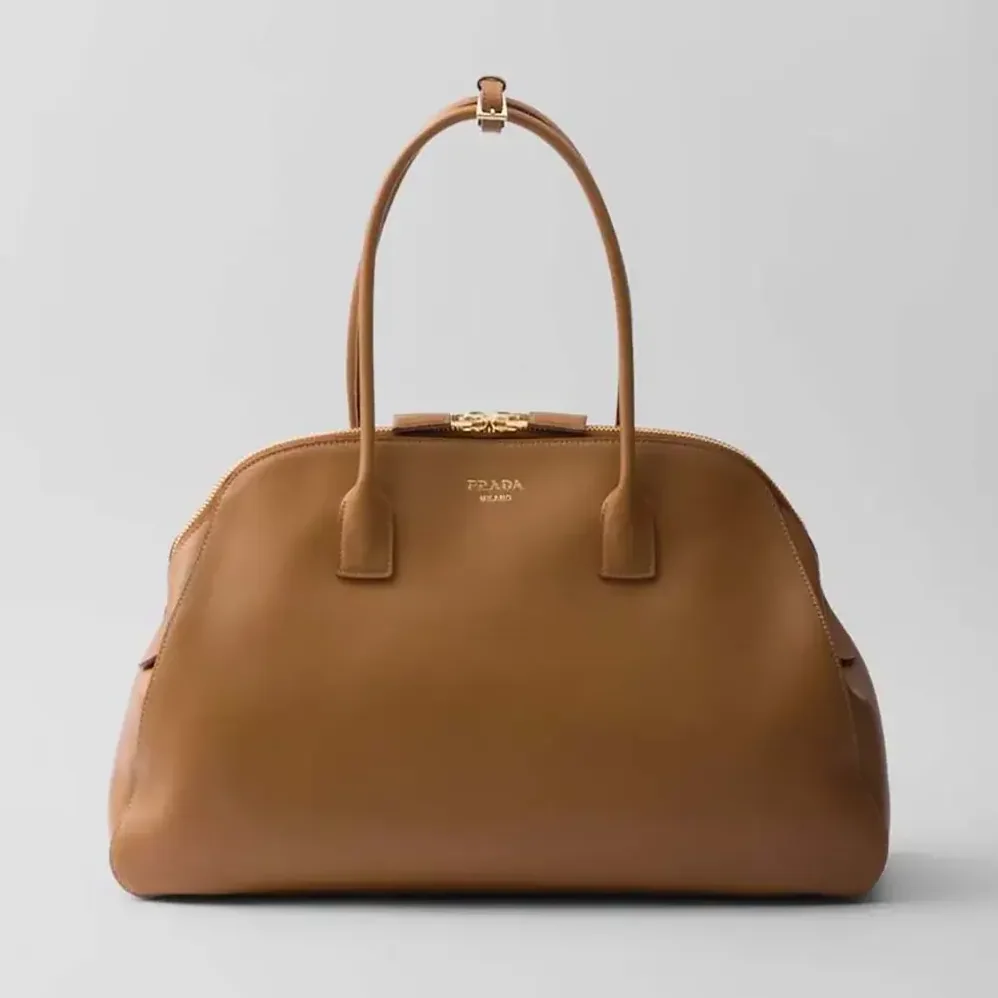 Prada Large Leather Tote Bag with Zipper Closure for Women in Brown Prada Large Leather Tote Bag with Zipper Closure for Women in Brown