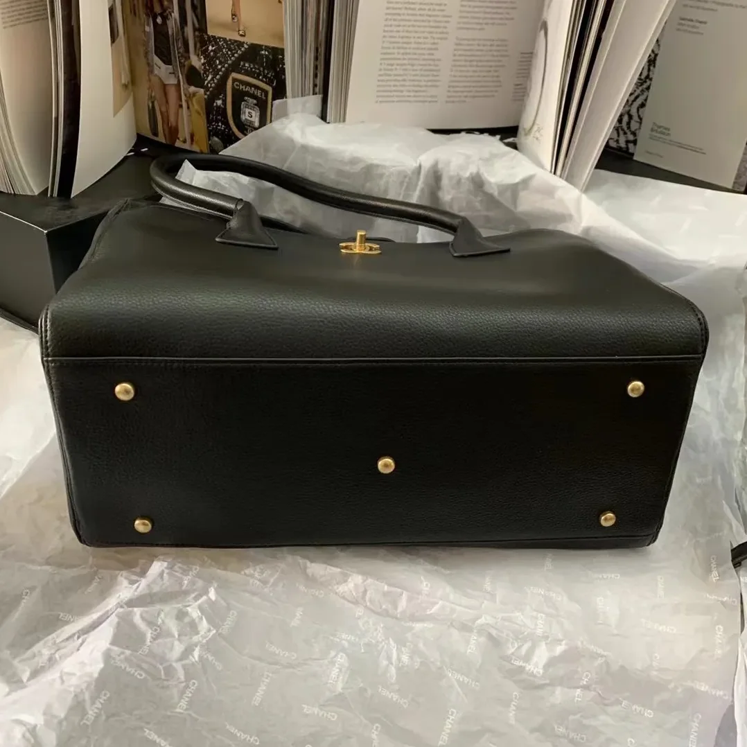 Caviar Cerf Black /