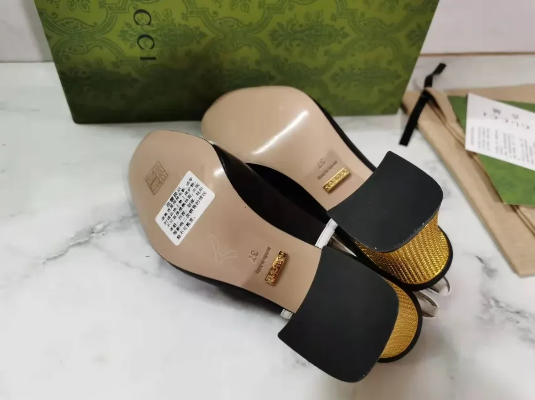Gucci Two for Women in Tone Bow Pumps Black