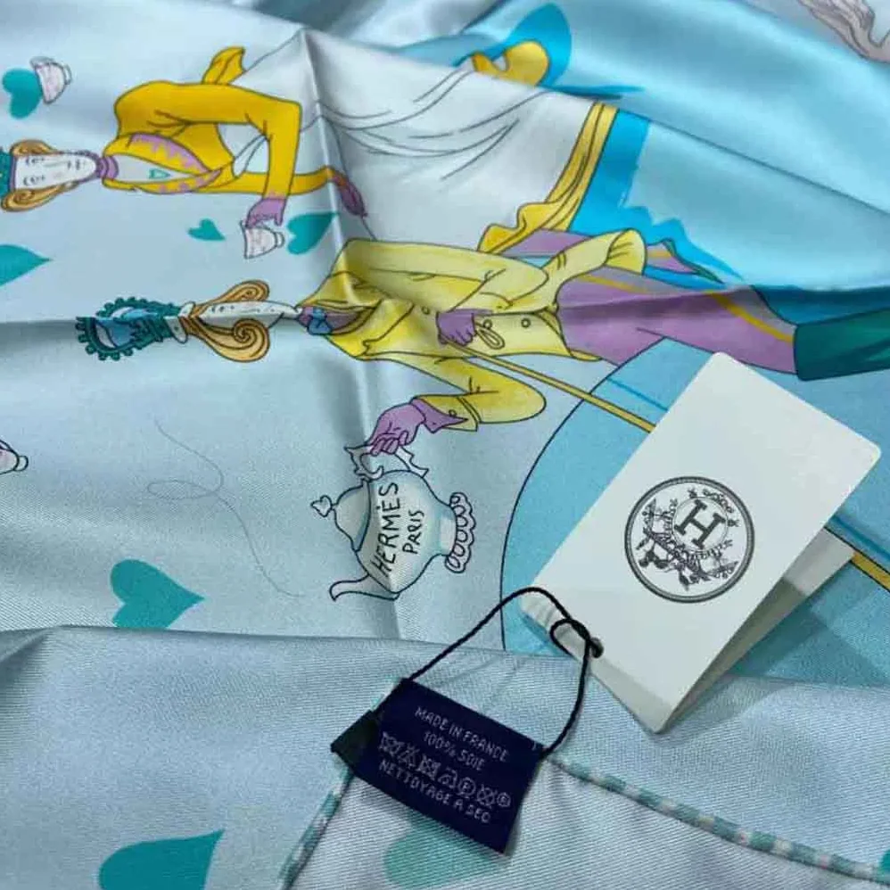 Hermes Tea Time Scarf 70 in Silk with Hand for Women in Rolled Edges