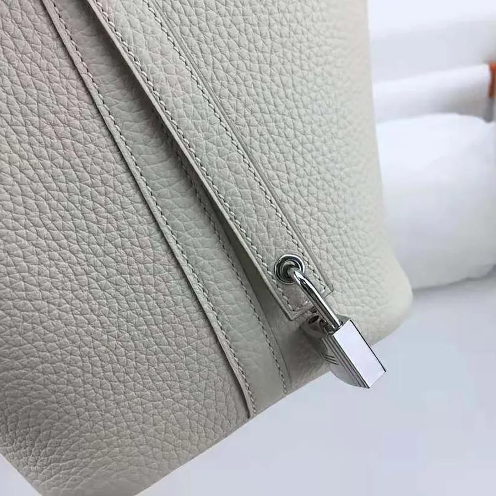 Hermes Picotin Lock 22cm in Clémence leather for Women in White