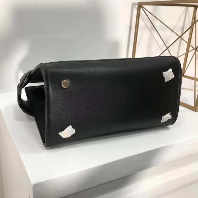 Givenchy Mini Horizon Bag in Smooth Leather in Black Givenchy Mini Horizon Bag in Smooth Leather in Black