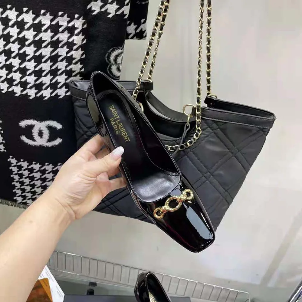 Saint Laurent YSL Silvana Pumps in Patent Leather for Women in Black Saint Laurent YSL Silvana Pumps in Patent Leather for Women in Black