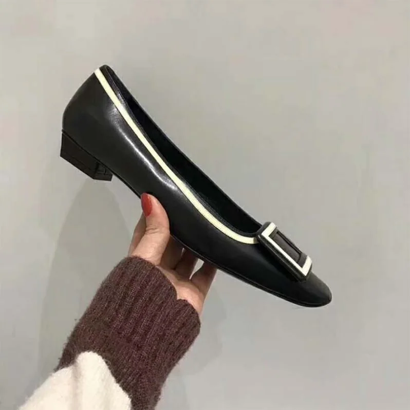 Roger Vivier Belle Vivier Graphic Ballerinas 25mm Heel for Women in Black