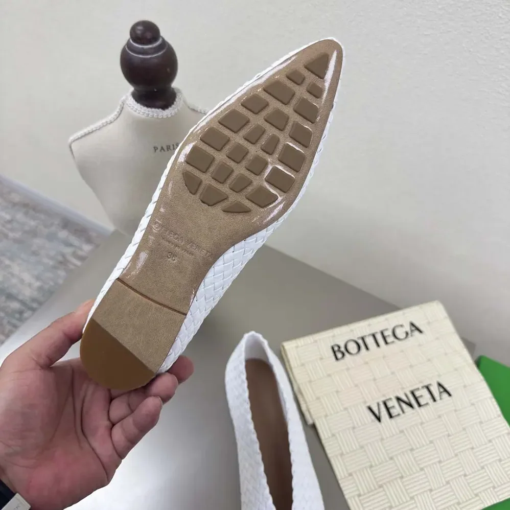 Bottega Veneta Sofia Ballerina in Padded Intreccio Leather for Women in White Bottega Veneta Sofia Ballerina in Padded Intreccio Leather for Women in White