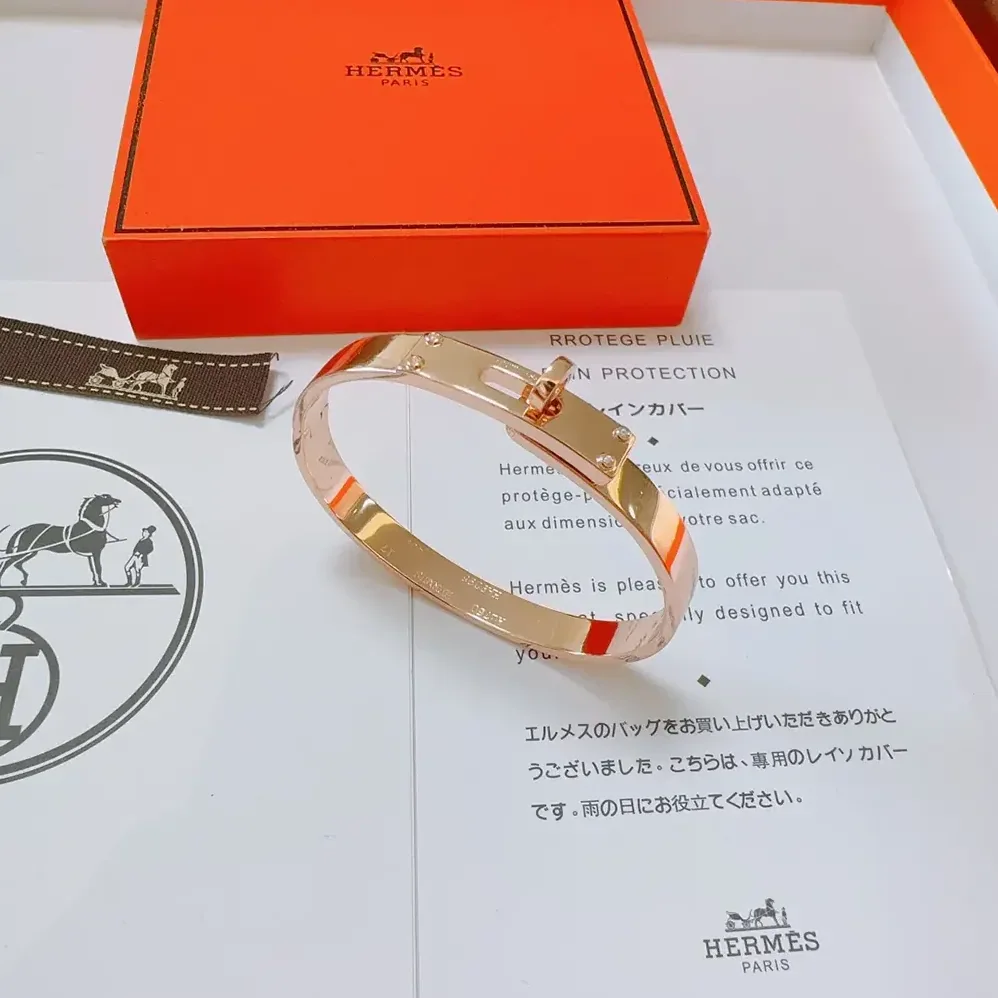 Hermes Kelly Bracelet Small Model H109032B 00SH for Women Hermes Kelly Bracelet Small Model H109032B 00SH for Women