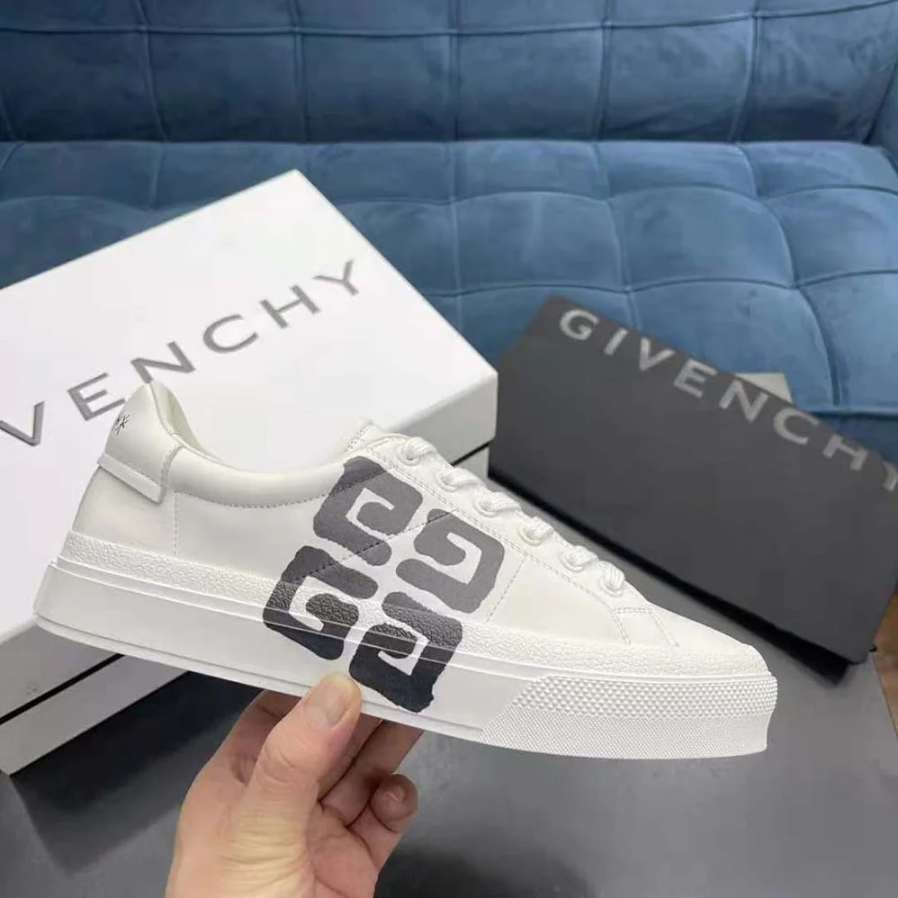 Givenchy Sneakers City Sport in Leather with Tag Effect 4g Print for Men