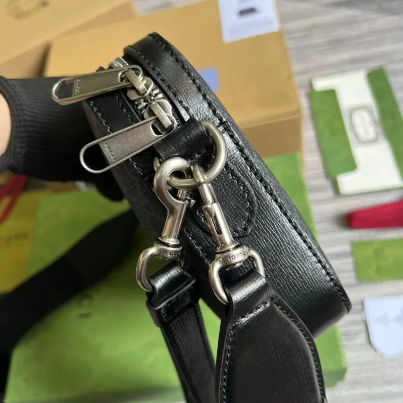 Gucci Shoulder Bag With Interlocking G in Black GG Supreme Canvas Gucci Shoulder Bag With Interlocking G in Black GG Supreme Canvas