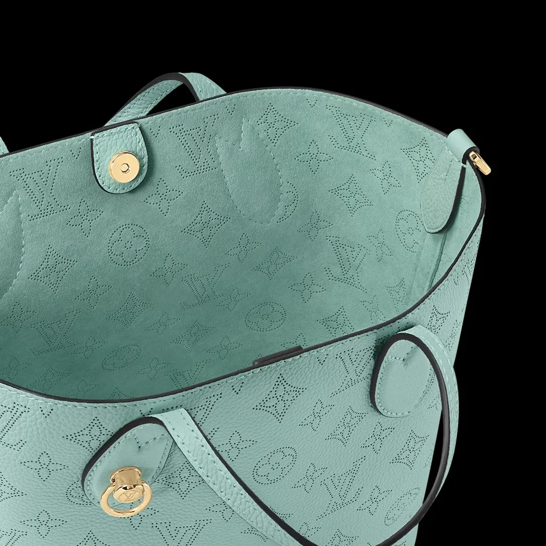 Louis Vuitton Blossom PM Bag 7.8 Inches/