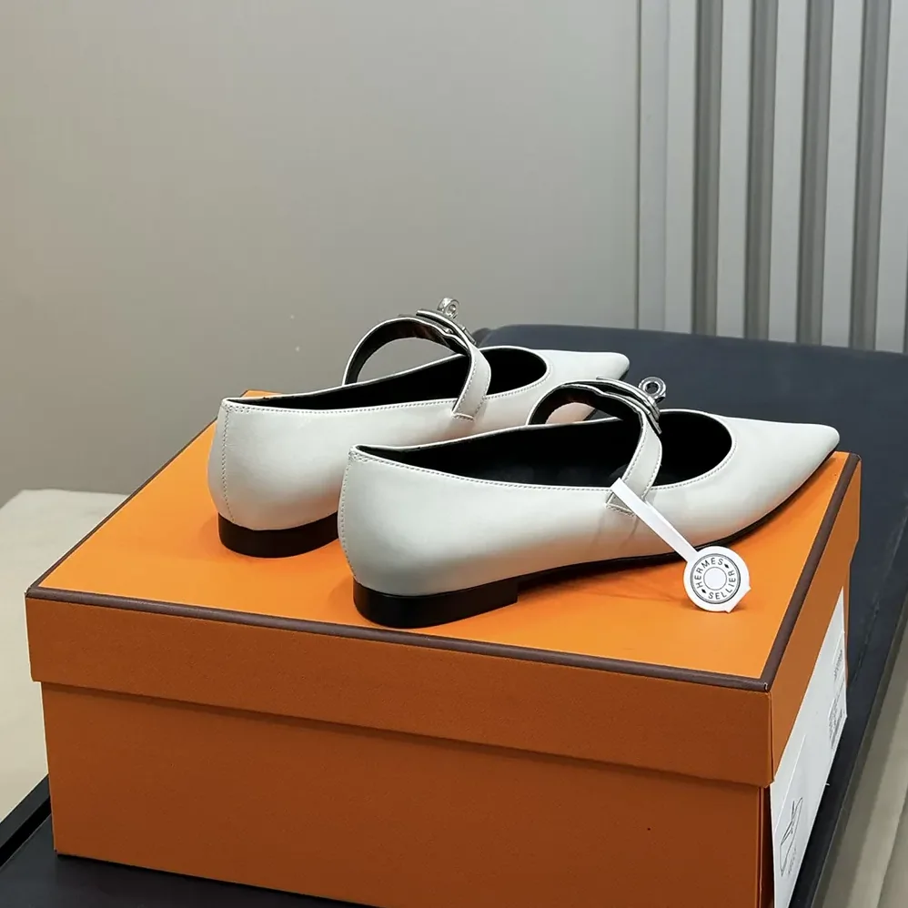 Hermes Kelly Ballet Flat in Calfskin for Women in White Hermes Kelly Ballet Flat in Calfskin for Women in White