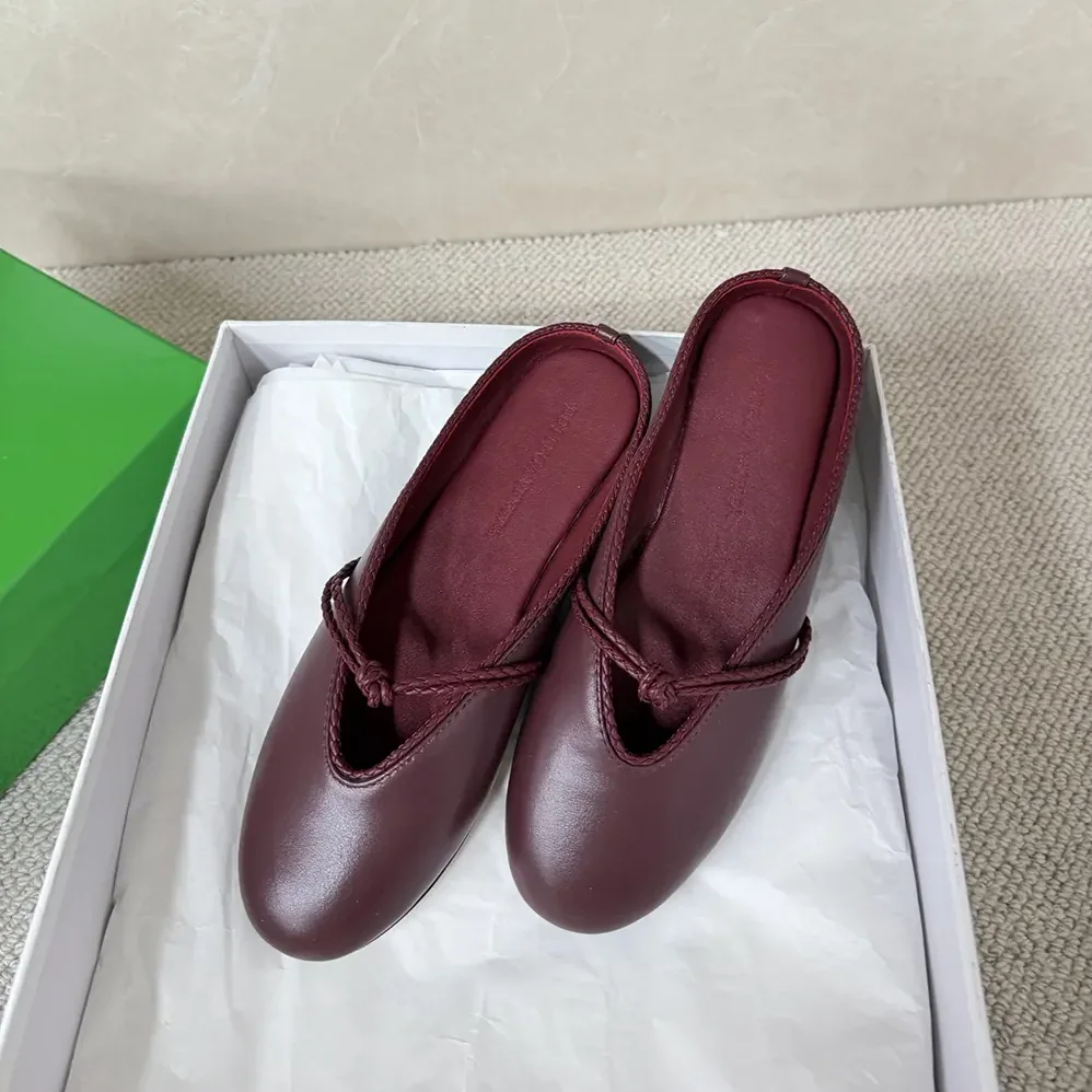 Bottega Veneta Rosa Mary-Jane Ballerina for Women in Deep Mahogany Bottega Veneta Rosa Mary-Jane Ballerina for Women in Deep Mahogany