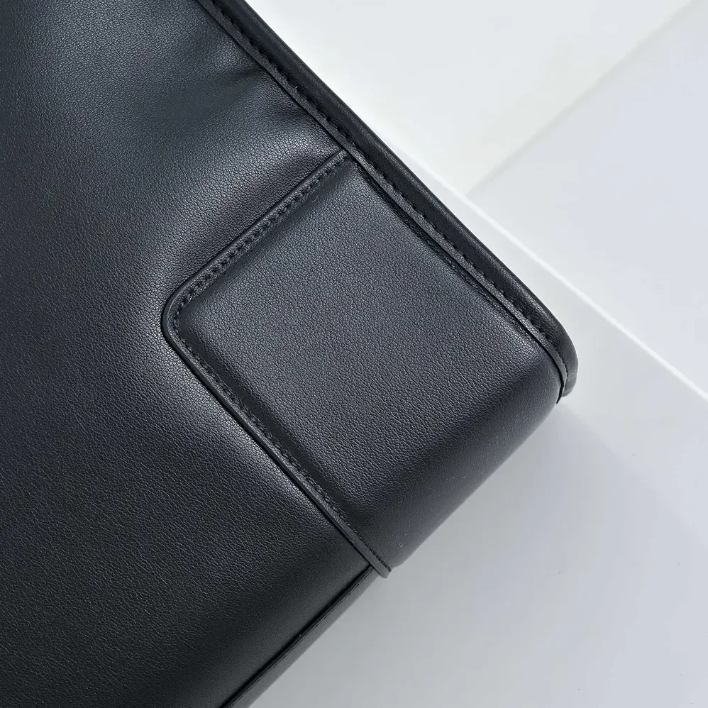 Loewe Large Amazona 180 Bag in Soft Calfskin for Women in Black Loewe Large Amazona 180 Bag in Soft Calfskin for Women in Black