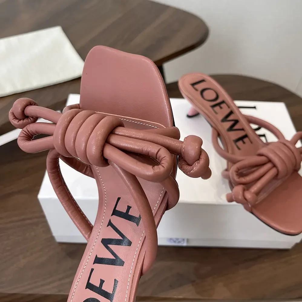 Loewe Flamenco Knot Sandal in Lambskin for Women in Pink Loewe Flamenco Knot Sandal in Lambskin for Women in Pink