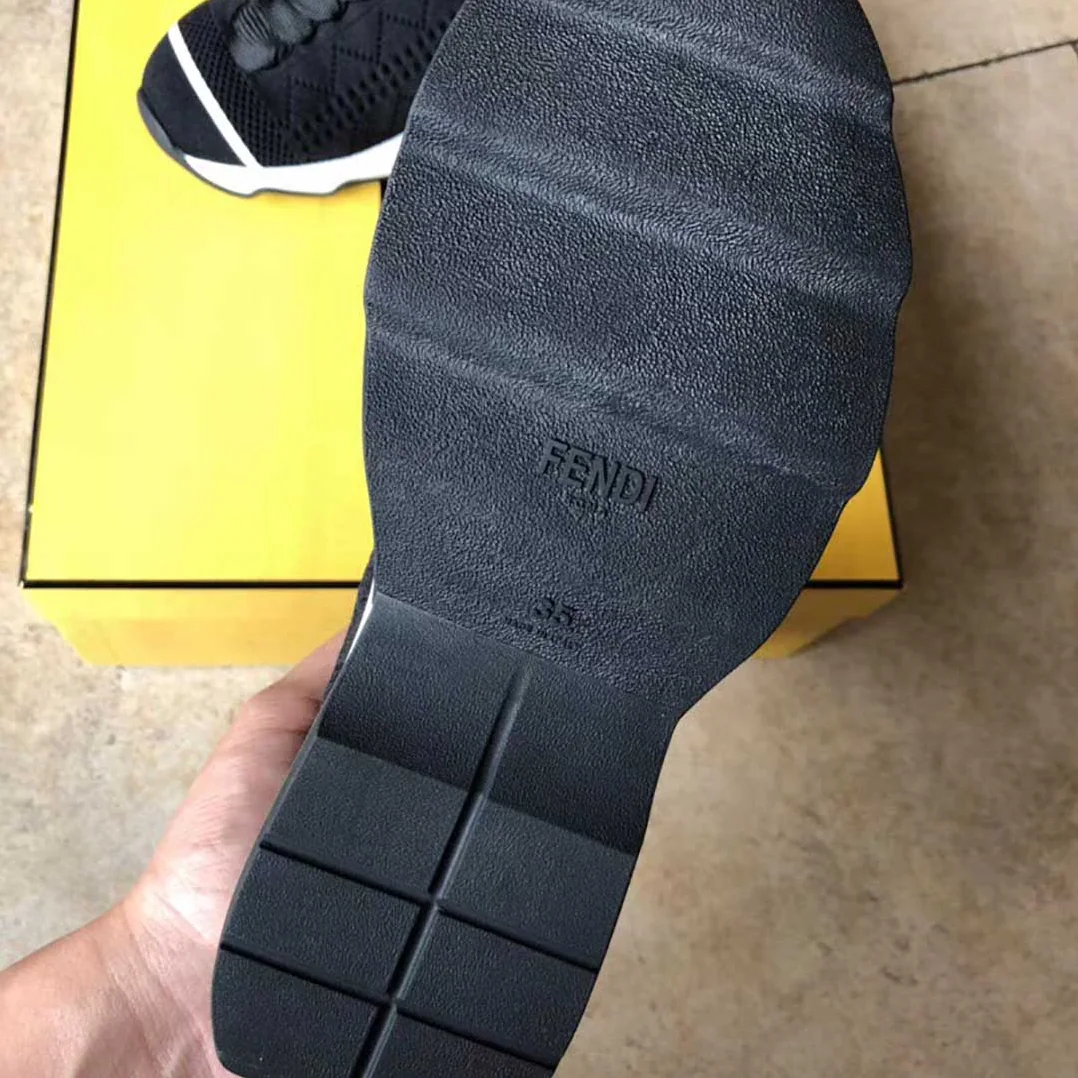 Fendi Fabric Sneakers Ribbed Edging Shoes for Women in Black Fendi Fabric Sneakers Ribbed Edging Shoes for Women in Black