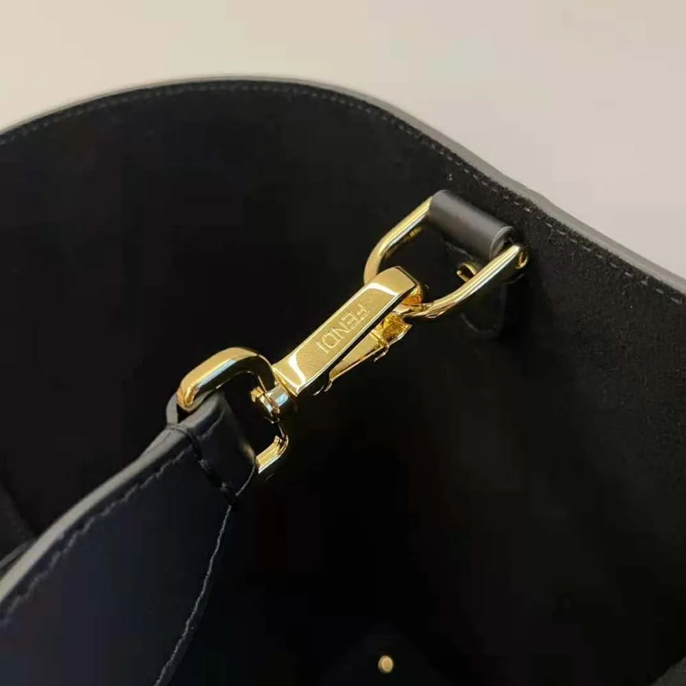 Fendi Way Medium Made of Camellia-Colored Leather Bag for Women in Black
