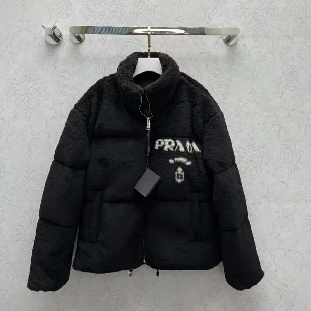 Prada Jacket Stands Out for the Delicate Touch of Shearling Jacket for Women in Black Prada Jacket Stands Out for the Delicate Touch of Shearling Jacket for Women in Black