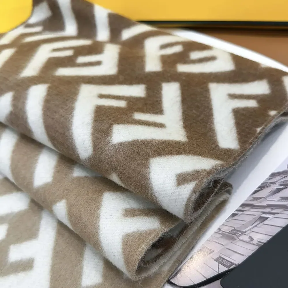 Fendi FF Scarf Beige Wool and Cashmere Scarf for Unisex Fendi FF Scarf Beige Wool and Cashmere Scarf for Unisex