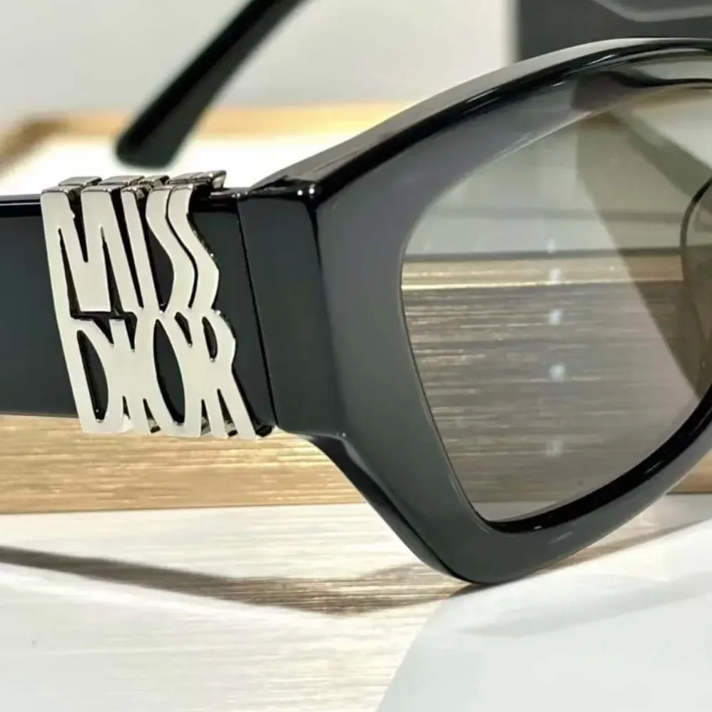 Dior MissDior S2I Square Sunglasse for Unisex in Black
