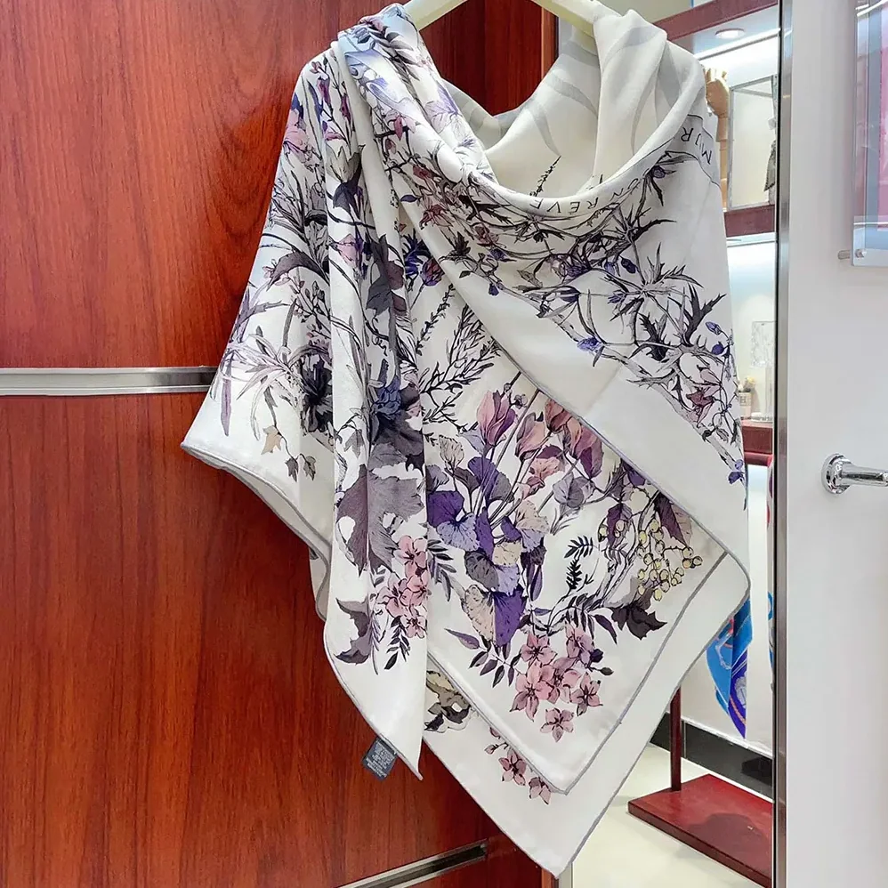 Dior Dior 4 Saisons Hiver Soleil 90 Square Scarf Ecru Multicolor Silk Twill for Unisex