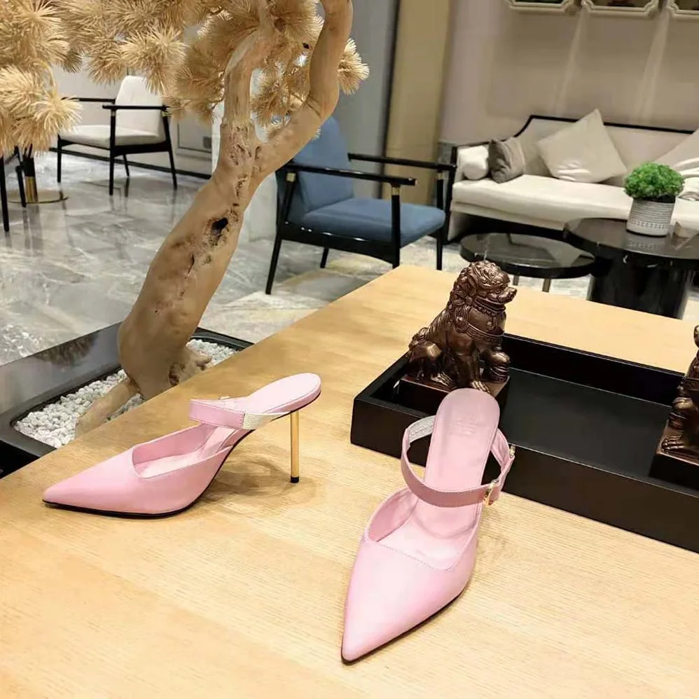 Givenchy Voyou Slingbacks in Leather for Women in Pink Givenchy Voyou Slingbacks in Leather for Women in Pink