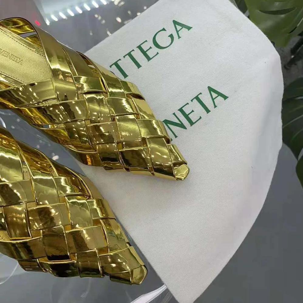 Bottega Veneta Alfie Slipper Open-back Intreccio Leather Slippers for Women in Gold Bottega Veneta Alfie Slipper Open-back Intreccio Leather Slippers for Women in Gold