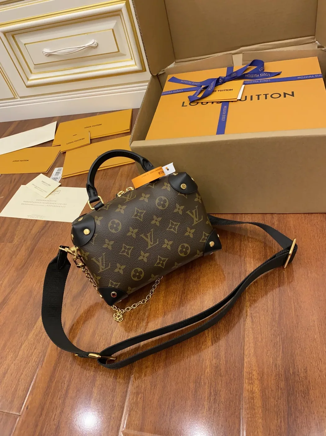 Louis Vuitton Handle Bags Brown Louis Vuitton Handle Bags Brown