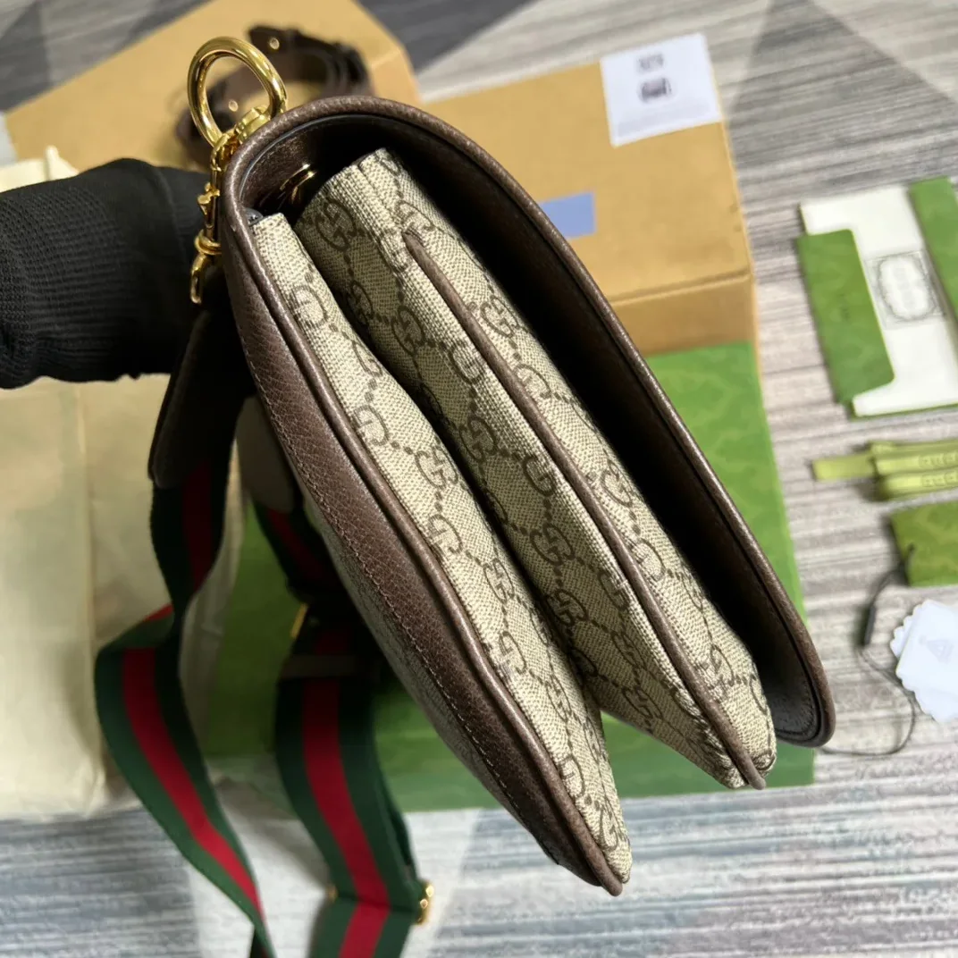 Gucci Blondie Medium Shoulder Bag / Beige/ Ebony GG Supreme Canvas Gold Hardware