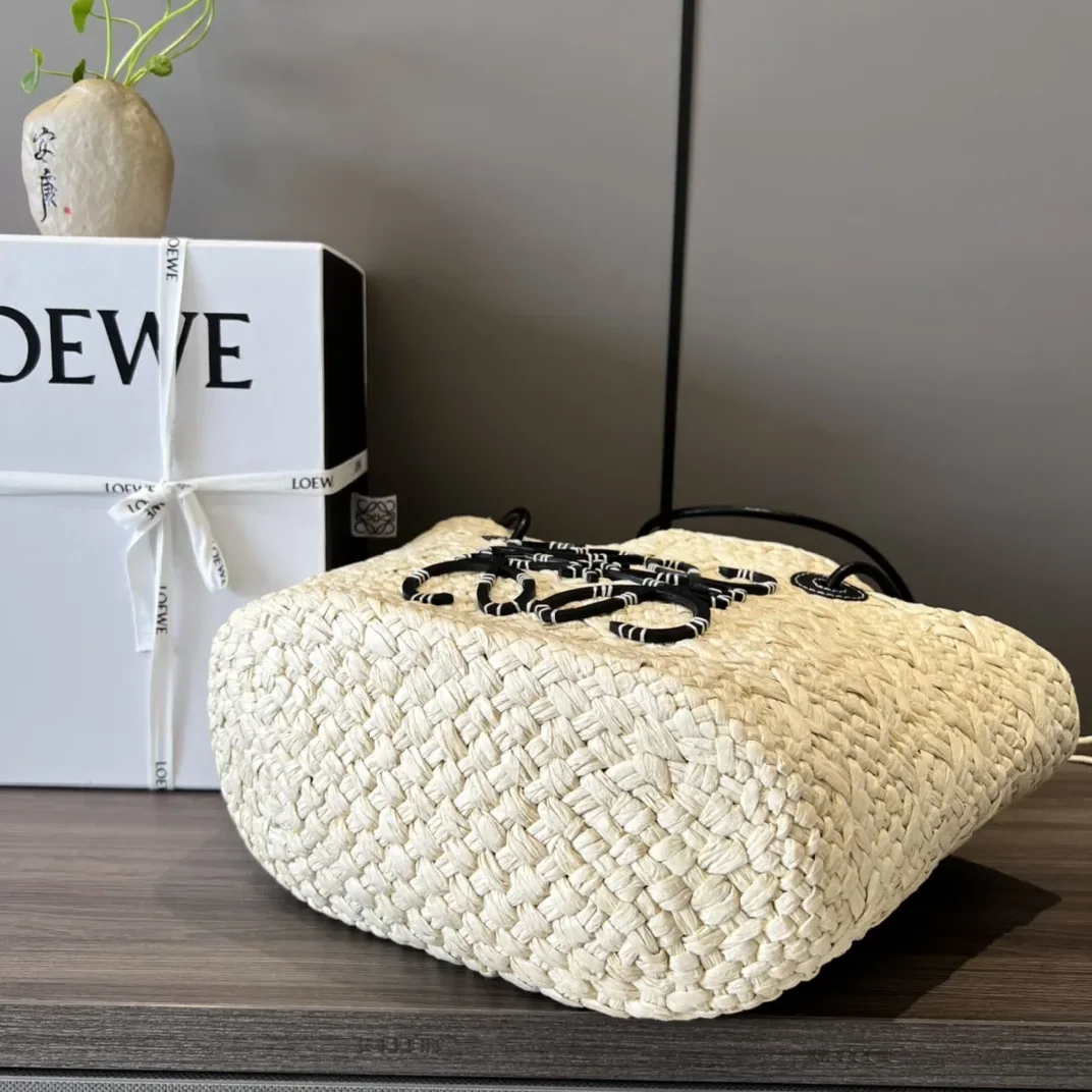 Loewe Small Anagram Basket Bag Beige/Black / A223P65X01 Loewe Small Anagram Basket Bag Beige/Black / A223P65X01