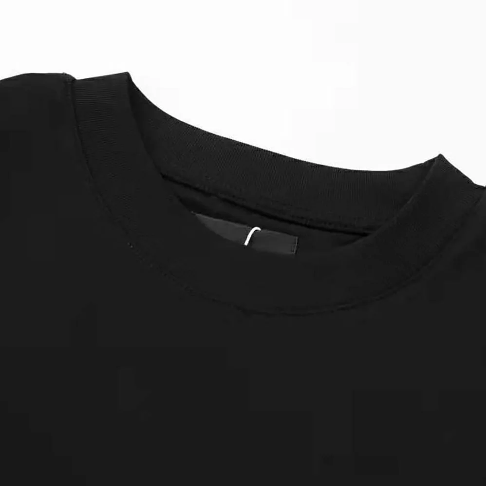 Givenchy 4G Givenchy Slim Fit T-shirt for Men in Black/red