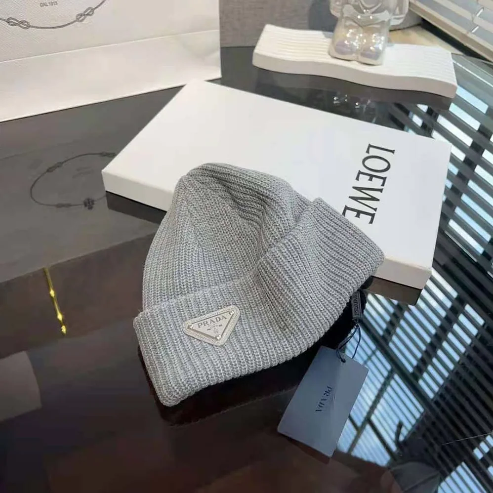 Prada Wool and Cashmere Beanie for Unisex in Silver Prada Wool and Cashmere Beanie for Unisex in Silver