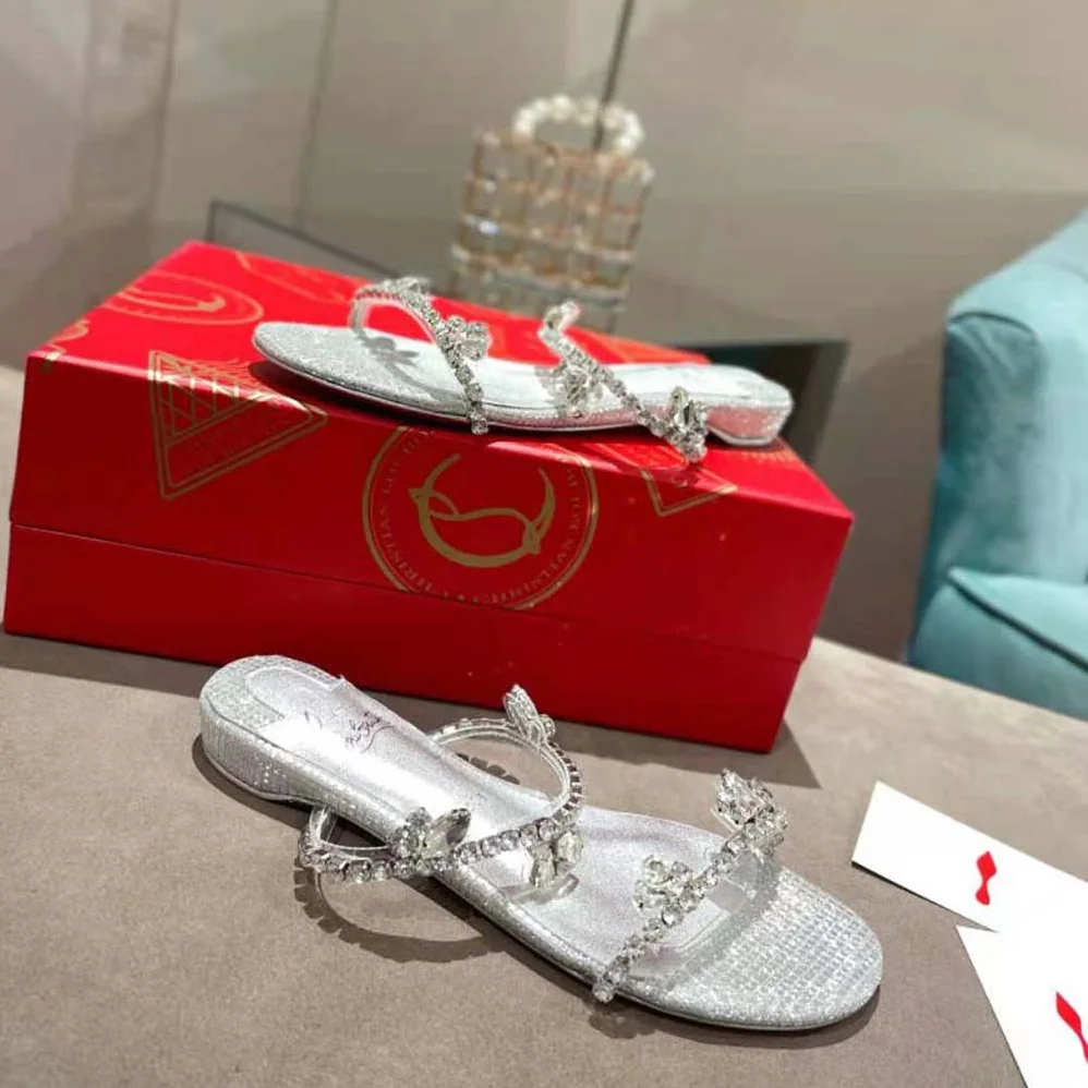 Christian Louboutin Just Queenie Mule Shows off a Minimalist Style for Women Christian Louboutin Just Queenie Mule Shows off a Minimalist Style for Women