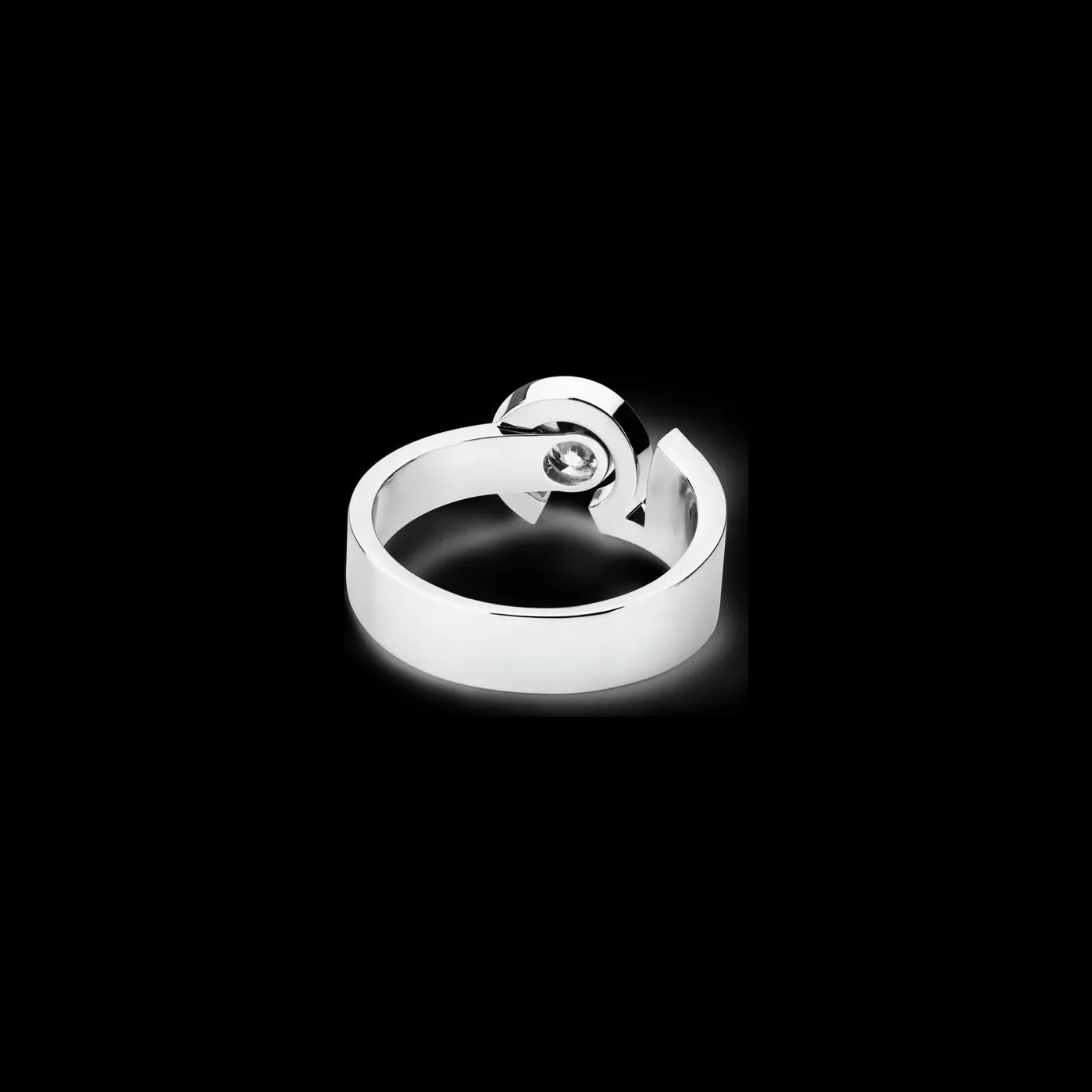 Chanel Eternal N°5 Ring White Gold