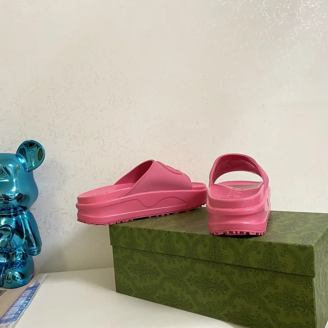 Gucci Interlocking G Slide Sandal Pink Gucci Interlocking G Slide Sandal Pink