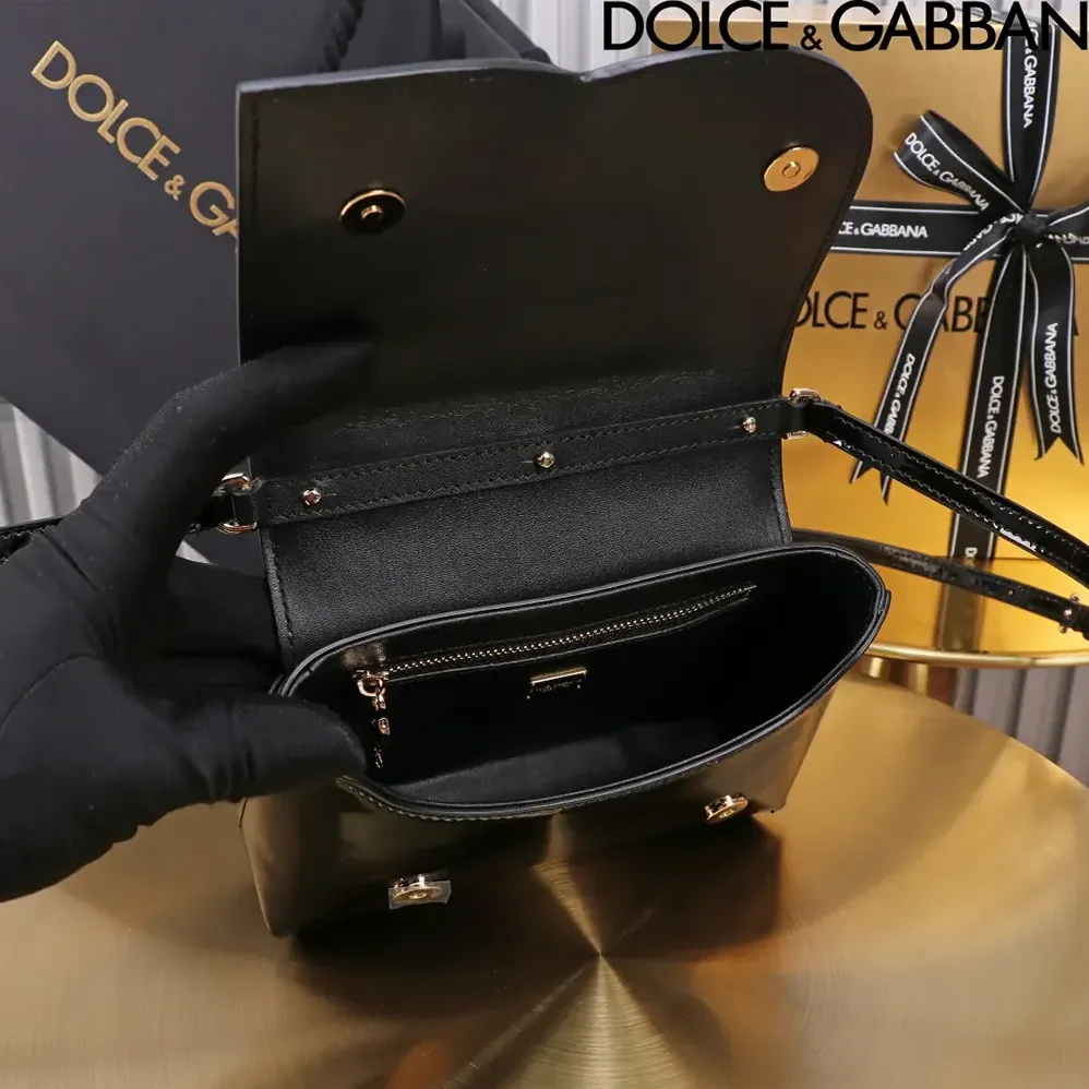 Dolce Gabbana D&G DG Logo Bag Top-handle Bag for Women in Black
